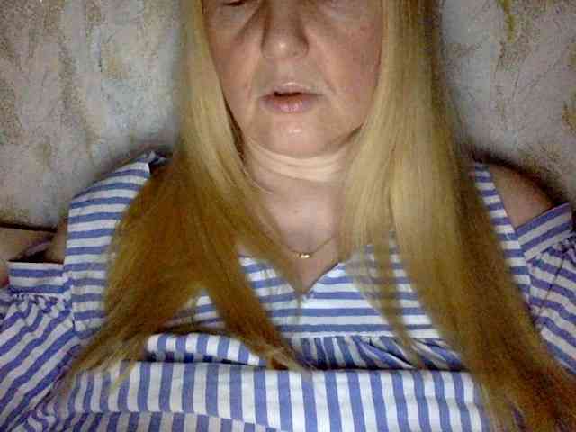 BlondyVio webcam