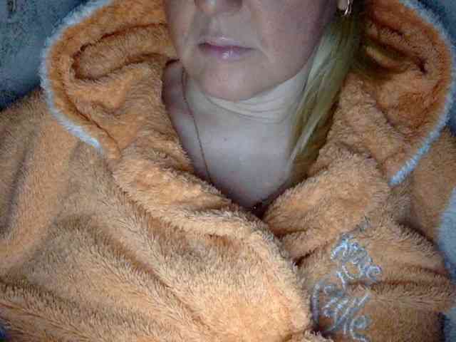 BlondyVio webcam