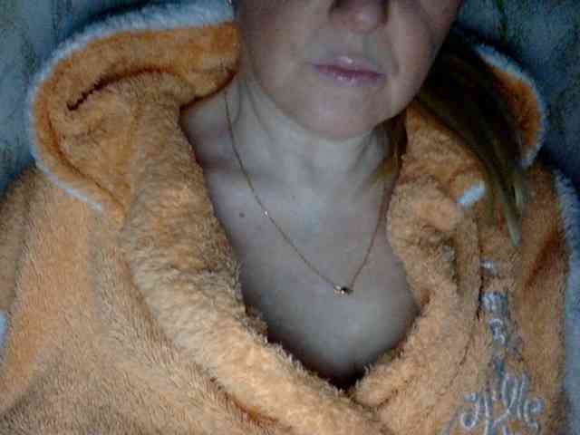 BlondyVio webcam