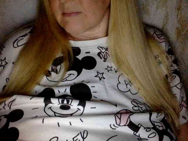 BlondyVio webcam