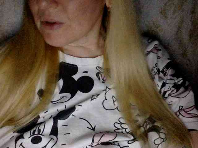 BlondyVio webcam