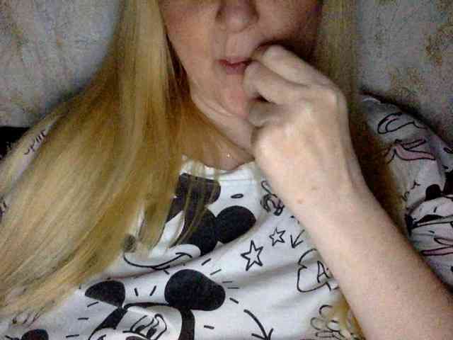 BlondyVio webcam