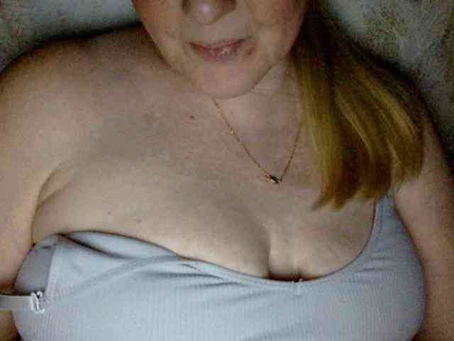 BlondyVio webcam