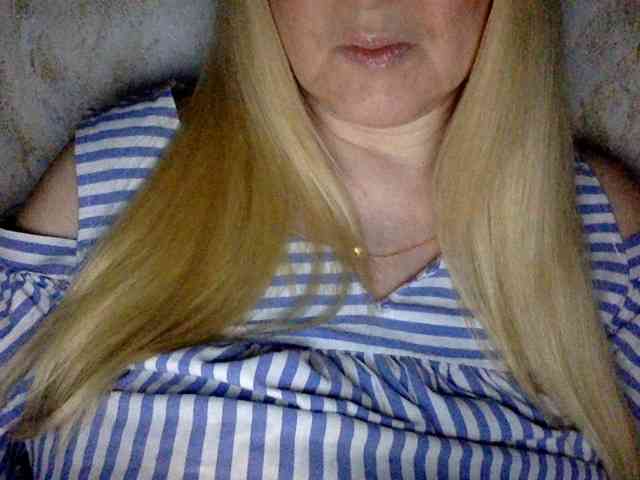 BlondyVio webcam