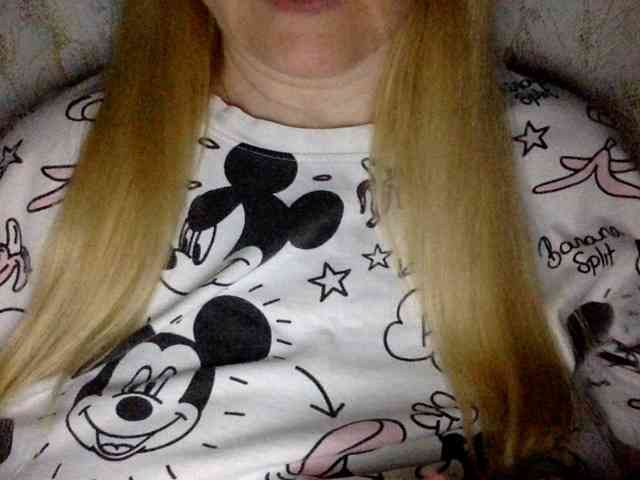 BlondyVio webcam