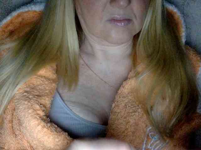 BlondyVio webcam