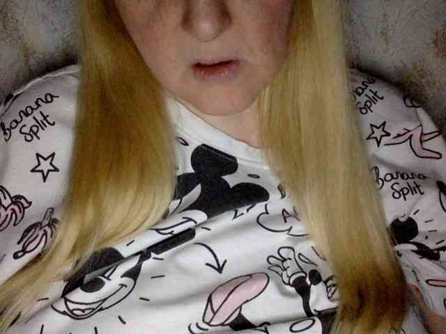 BlondyVio webcam