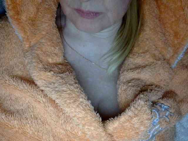 BlondyVio webcam