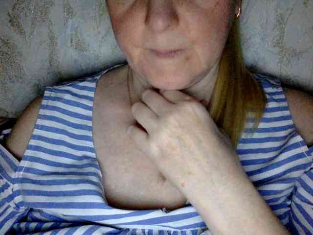 BlondyVio webcam