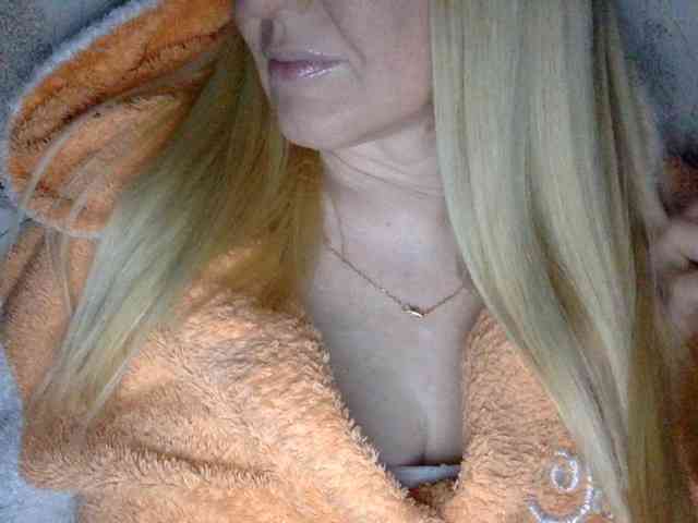 BlondyVio webcam