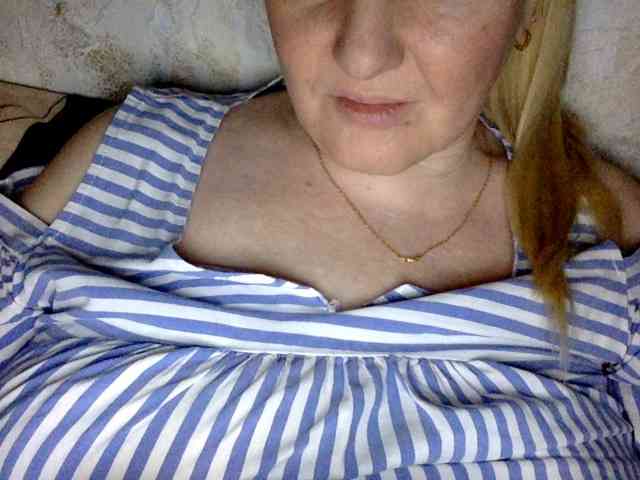 BlondyVio webcam