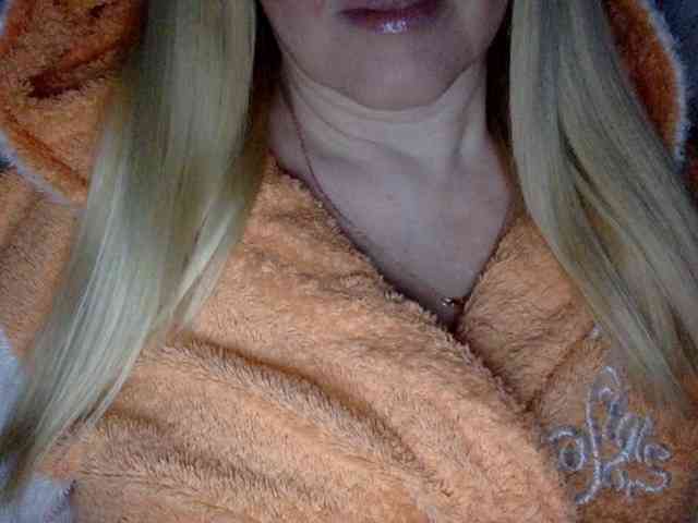 BlondyVio webcam