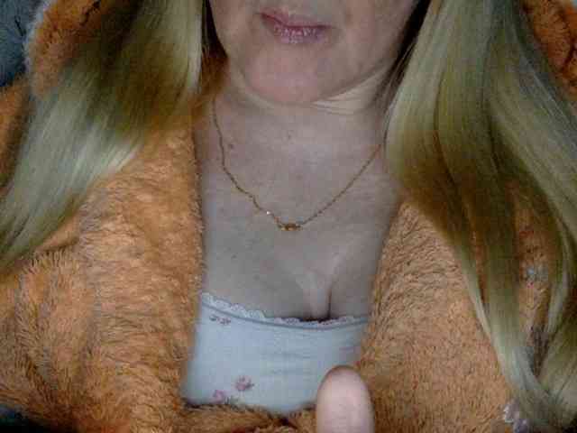 BlondyVio webcam