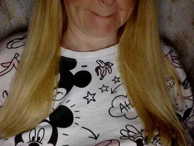 BlondyVio webcam