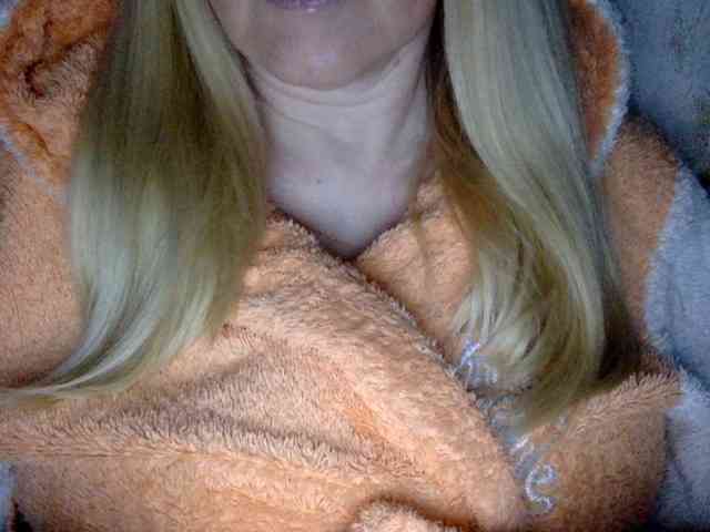 BlondyVio webcam
