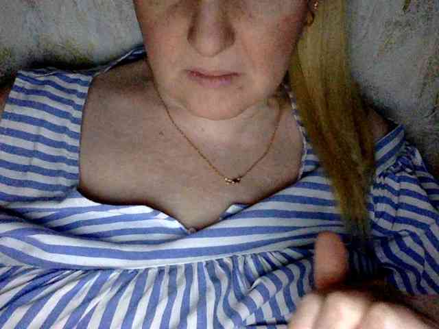 BlondyVio webcam