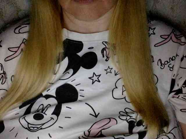 BlondyVio webcam