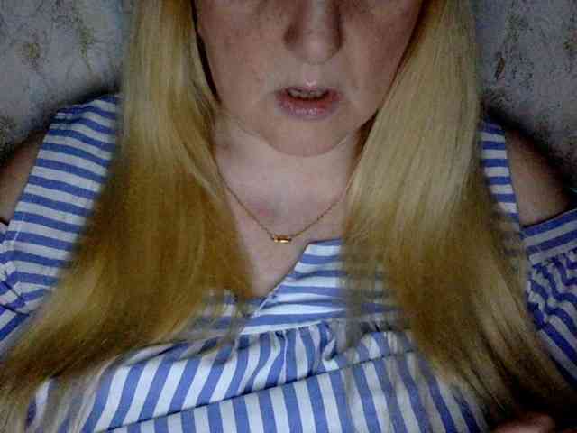 BlondyVio webcam