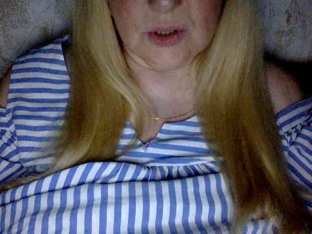 BlondyVio webcam