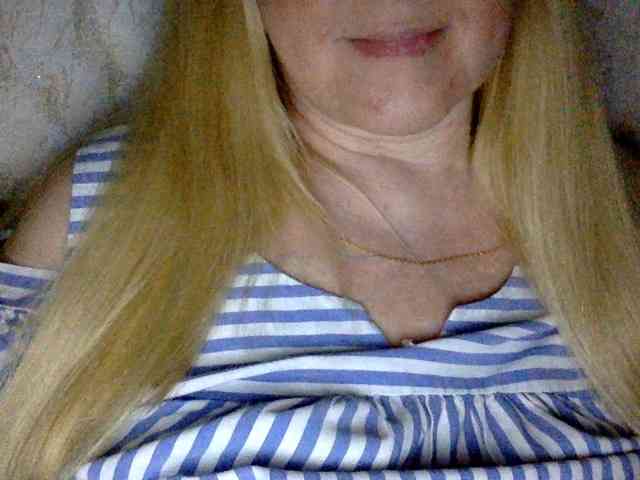 BlondyVio webcam