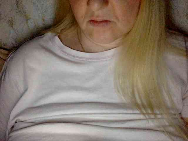 BlondyVio webcam