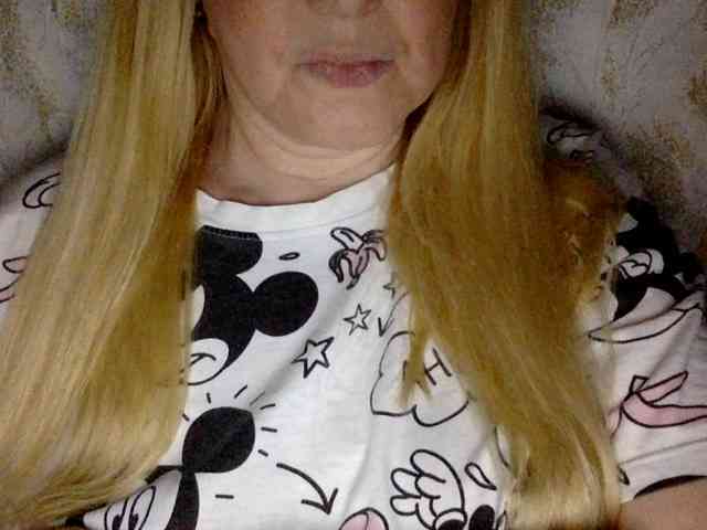 BlondyVio webcam