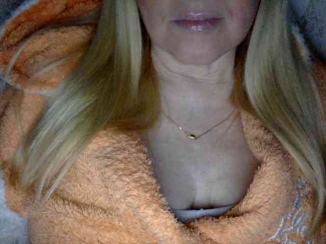 BlondyVio webcam