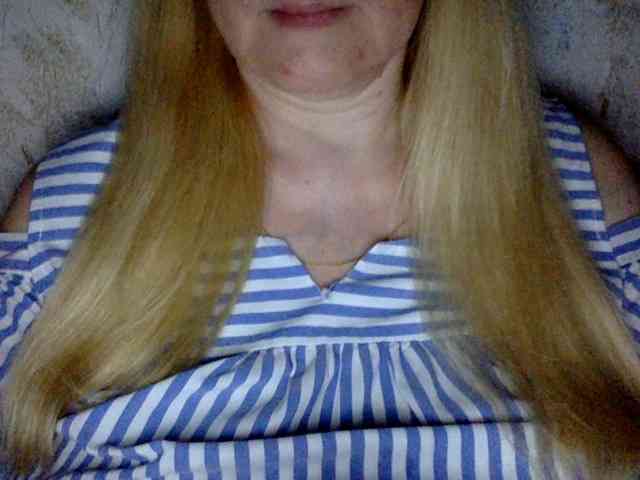 BlondyVio webcam