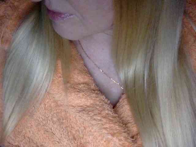 BlondyVio webcam