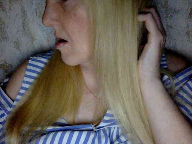 BlondyVio webcam