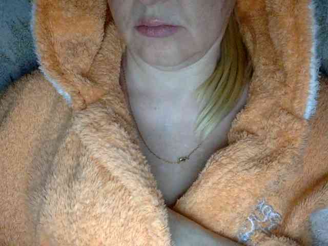 BlondyVio webcam