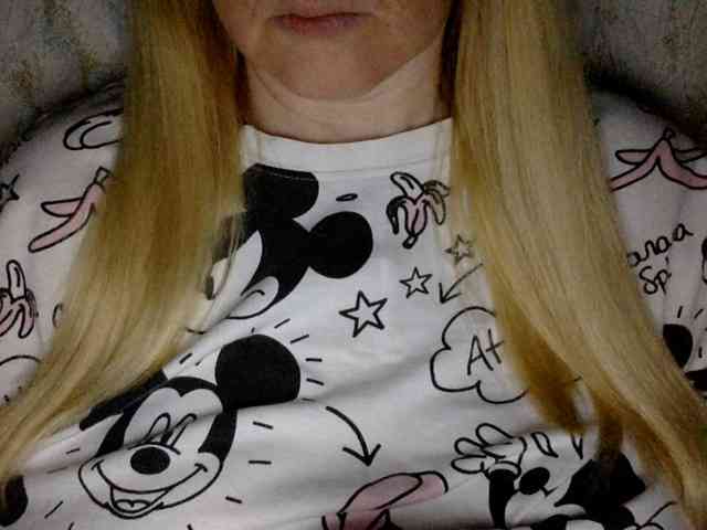 BlondyVio webcam