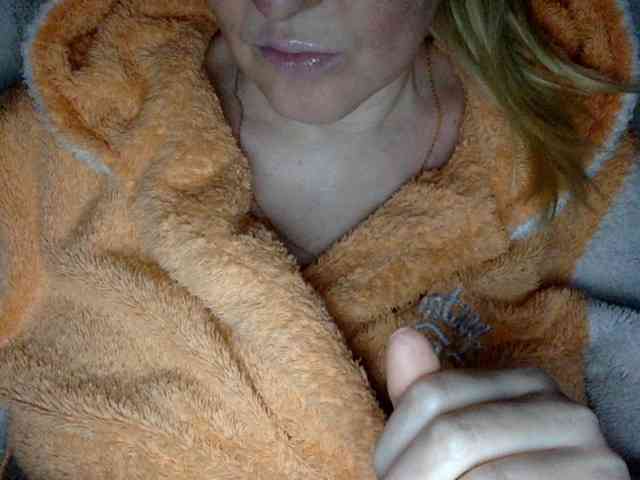 BlondyVio webcam
