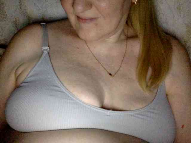 BlondyVio webcam