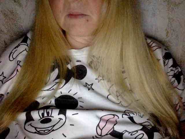 BlondyVio webcam