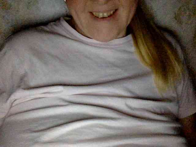 BlondyVio webcam