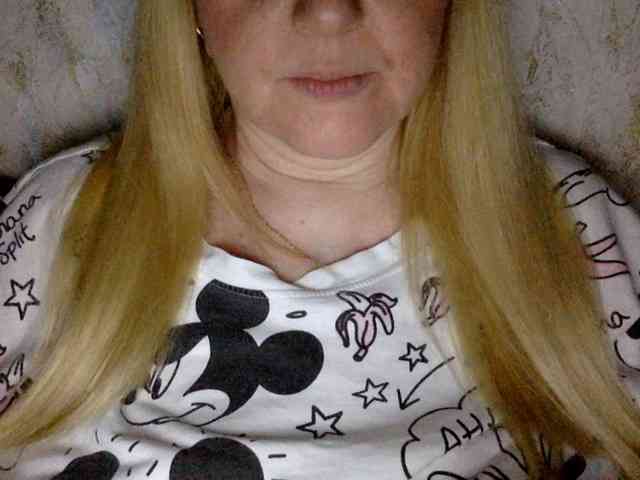 BlondyVio webcam