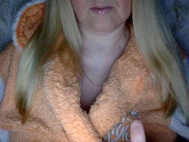 BlondyVio webcam