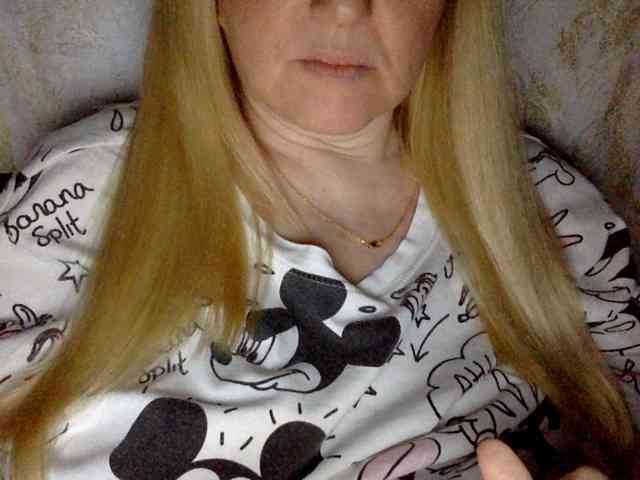 BlondyVio webcam