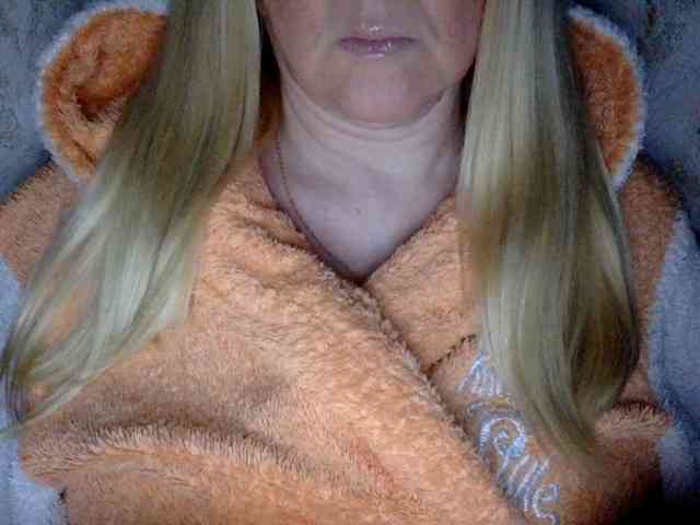 BlondyVio webcam