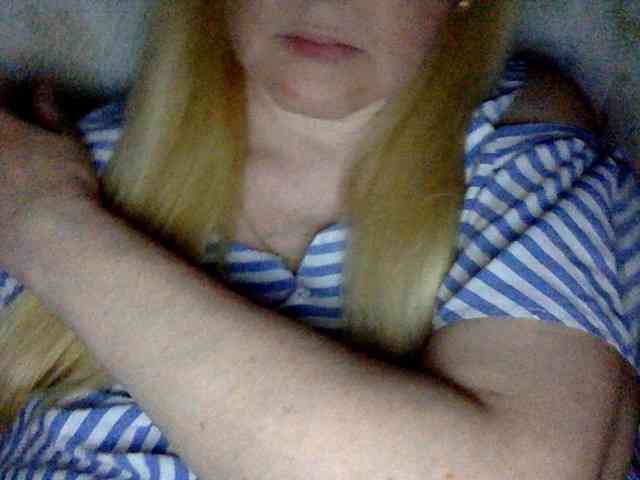 BlondyVio webcam