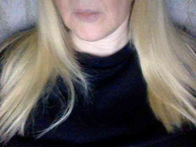 BlondyVio webcam