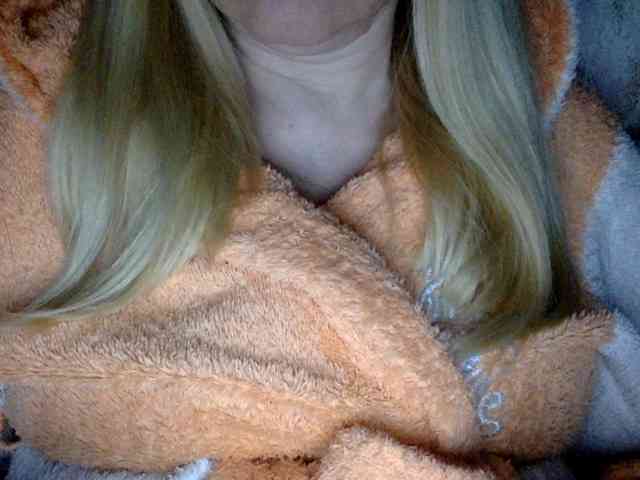BlondyVio webcam