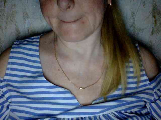 BlondyVio webcam
