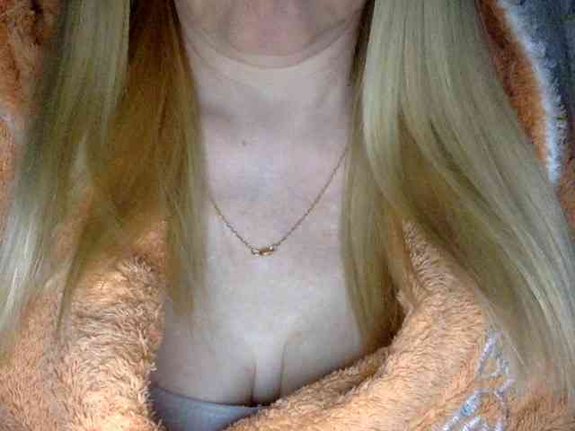 BlondyVio webcam