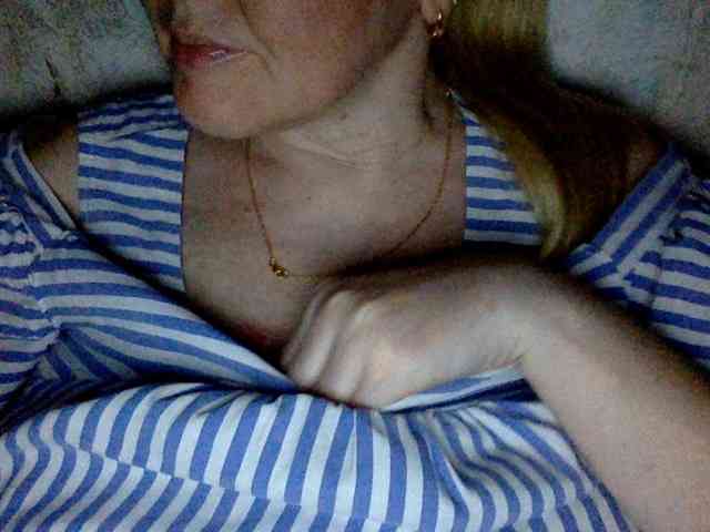 BlondyVio webcam