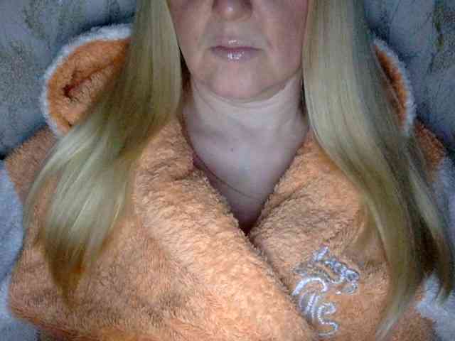 BlondyVio webcam