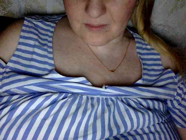 BlondyVio webcam
