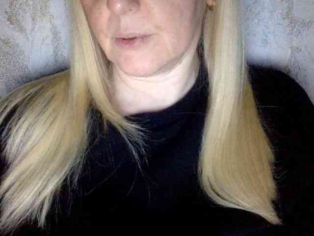 BlondyVio webcam