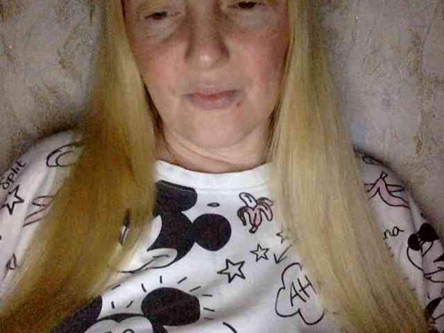 BlondyVio webcam